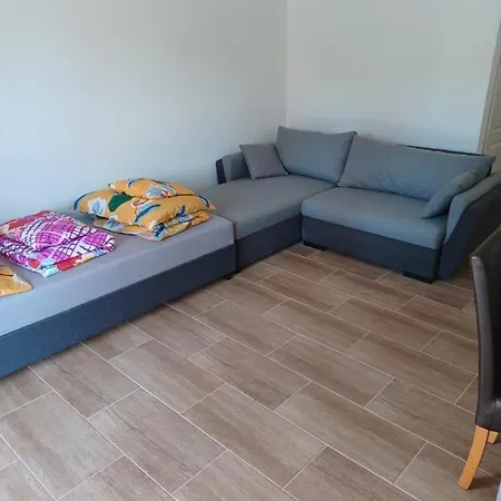 بيت ضيافة Gyuszika Vendeghaz Balatonfůzfő