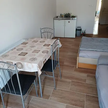 Gyuszika Vendeghaz بيت ضيافة